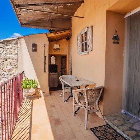 Casa de Férias Maison En Pierre Avec Bassin La Bastide-dʼEngras