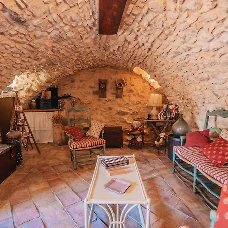 Casa de Férias Maison En Pierre Avec Bassin